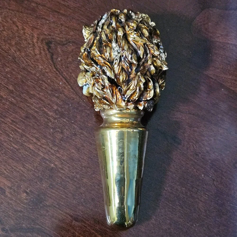 RARE JAY STRONGWATER LION JUNGLE CRYSTAL ENAMEL WINE BOTTLE DECANTER STOPPER